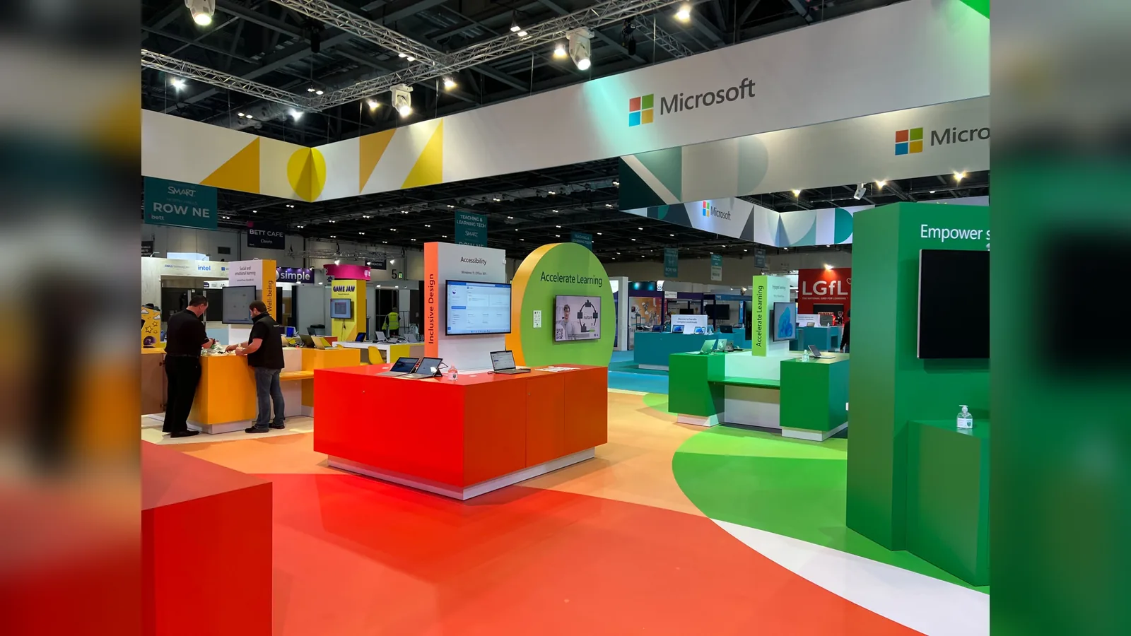 Live event scenic, lighting and AV — project image 39